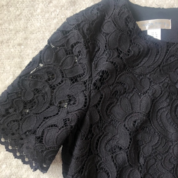 Regal Scroll Black Lace Shift Dress, Short Sleeves - Picture 5 of 11